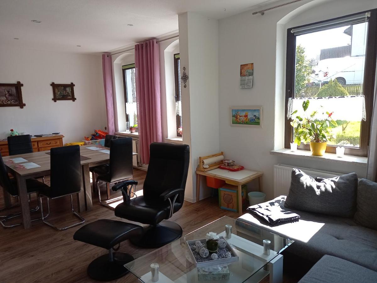 Familienfreundliche Ferienwohnung Erzgebirge Шнеберг Экстерьер фото