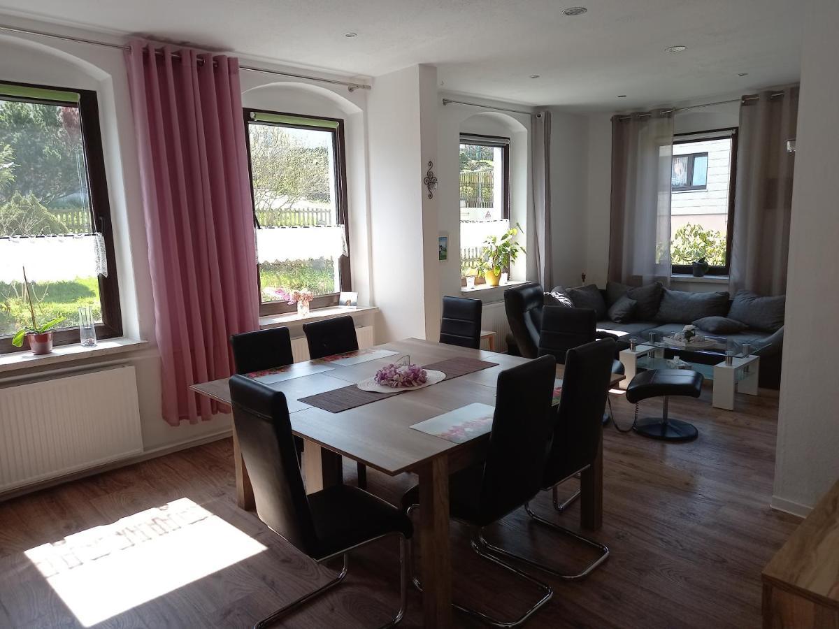 Familienfreundliche Ferienwohnung Erzgebirge Шнеберг Экстерьер фото